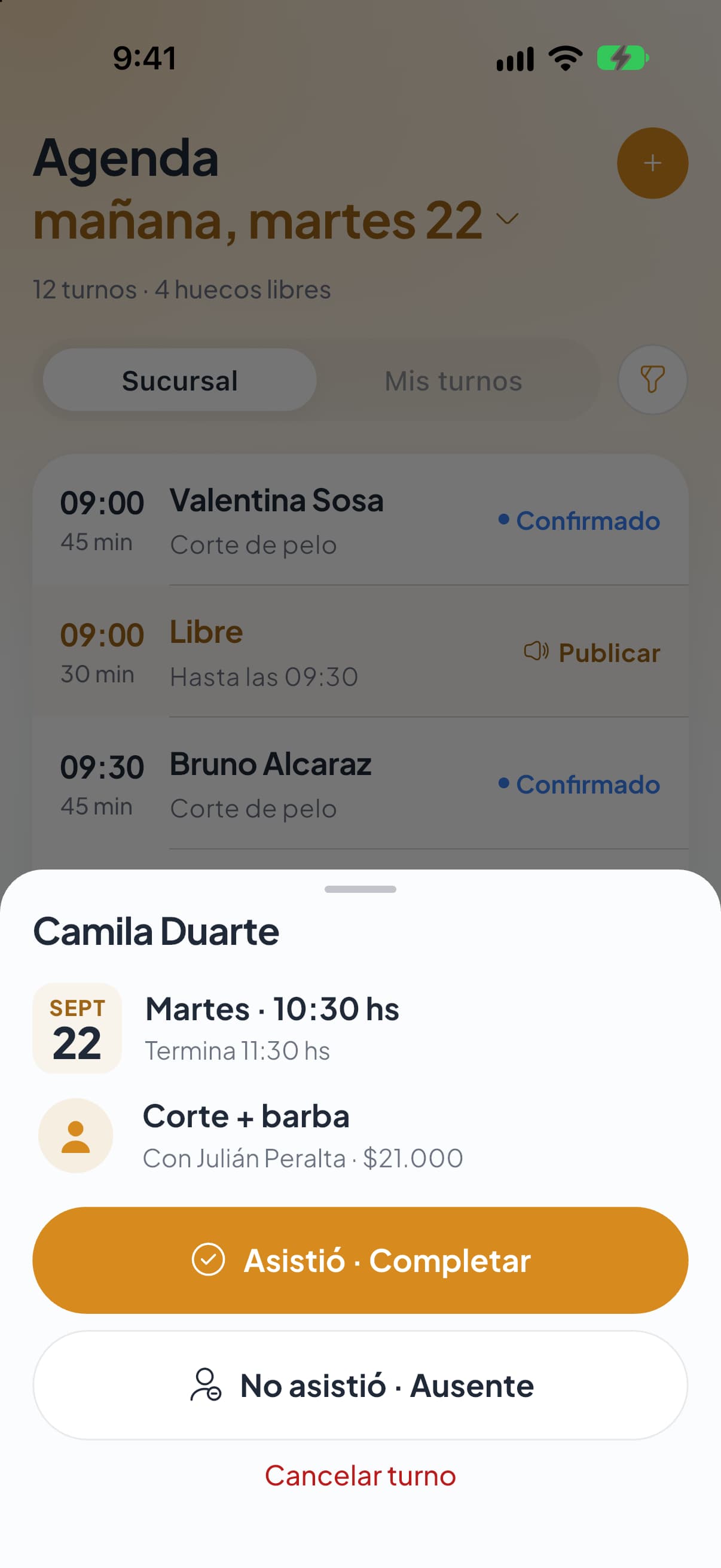 Un turno visto desde el local: la clienta, el horario y el servicio, con los botones para marcar si asistió o no.